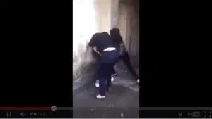 Các em hotgirl đánh nhau ko biết vì lý do gì :))
